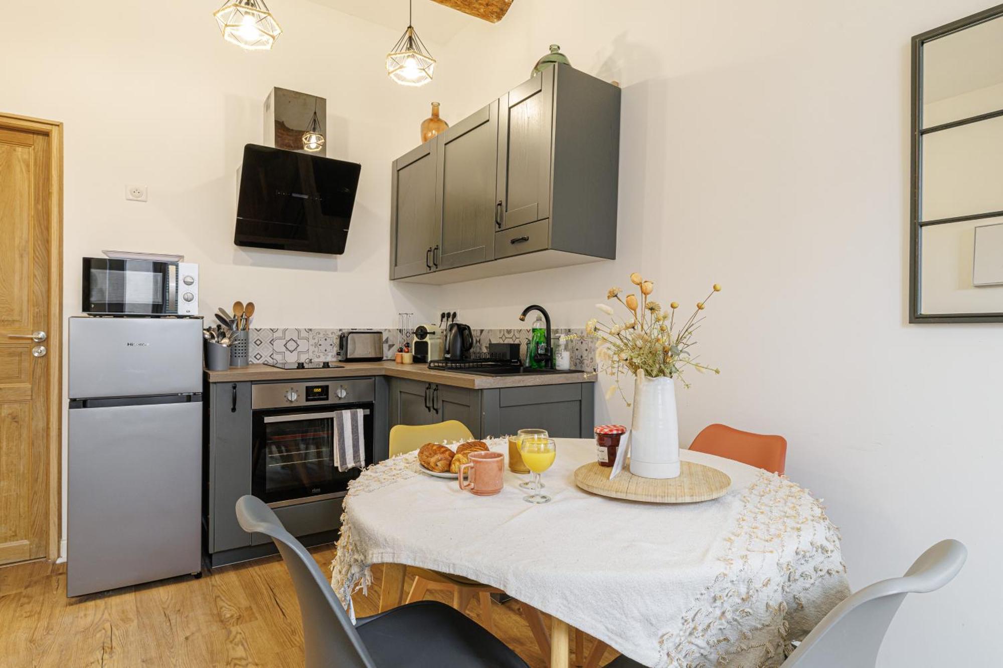 Apartament Old Town Antibes Superb New Flat, For 3, Ac, Wi-Fi Zewnętrze zdjęcie