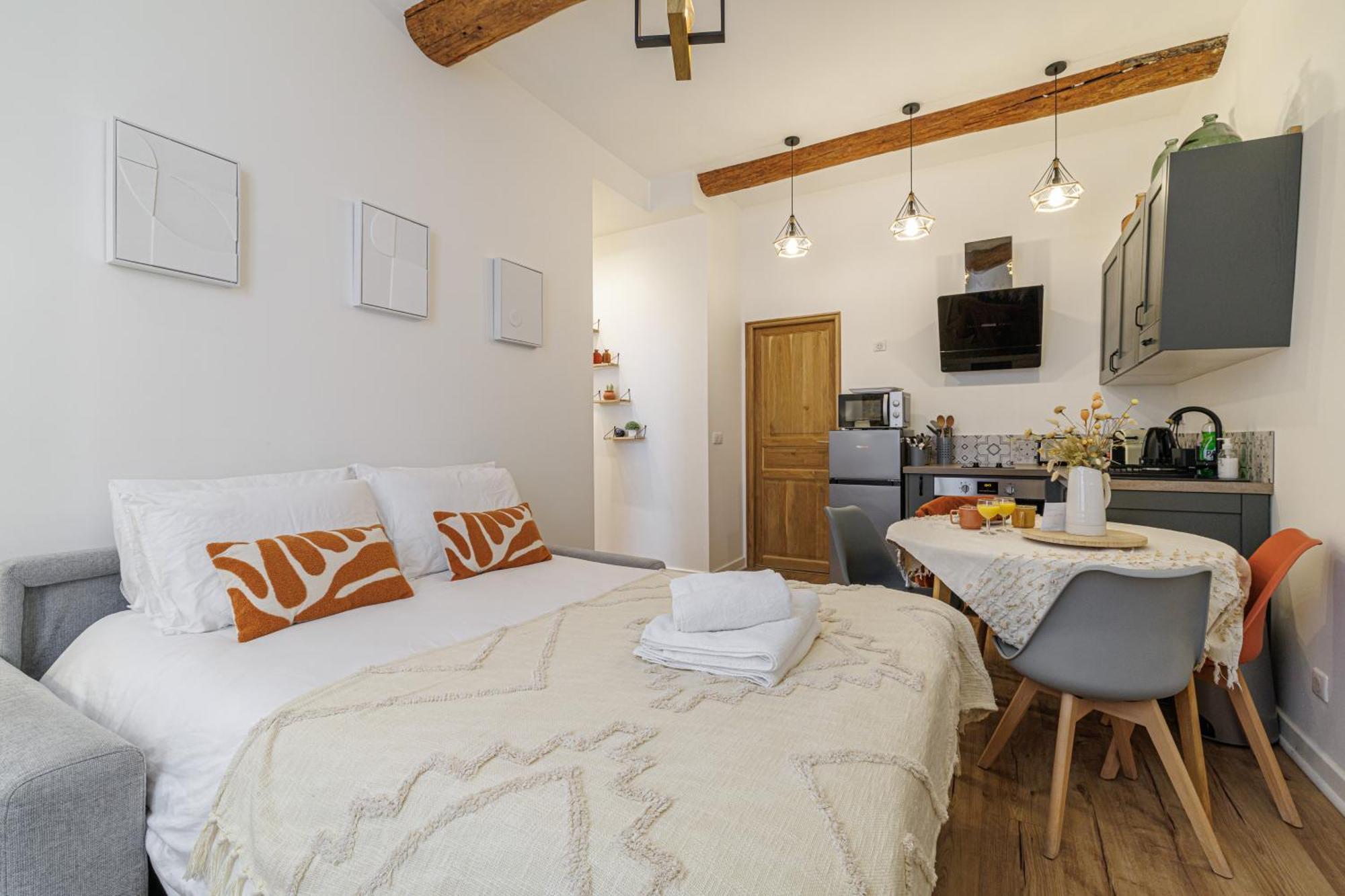 Apartament Old Town Antibes Superb New Flat, For 3, Ac, Wi-Fi Zewnętrze zdjęcie